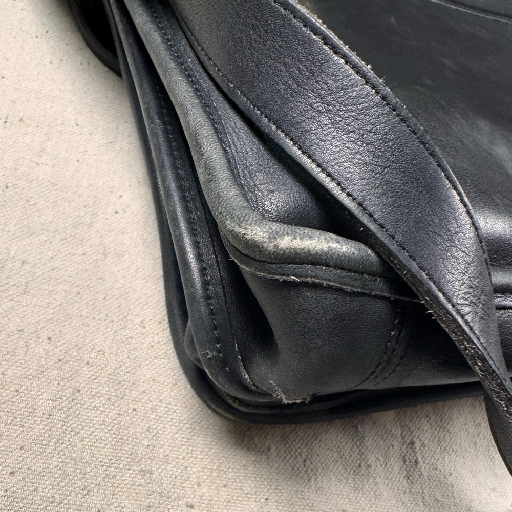 COACH VINTAGE Black Leather Briefcase Double Buckle Fasteners + Top Handle